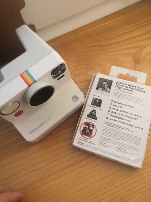 Aparat natychmiastowy Polaroid now + i type film