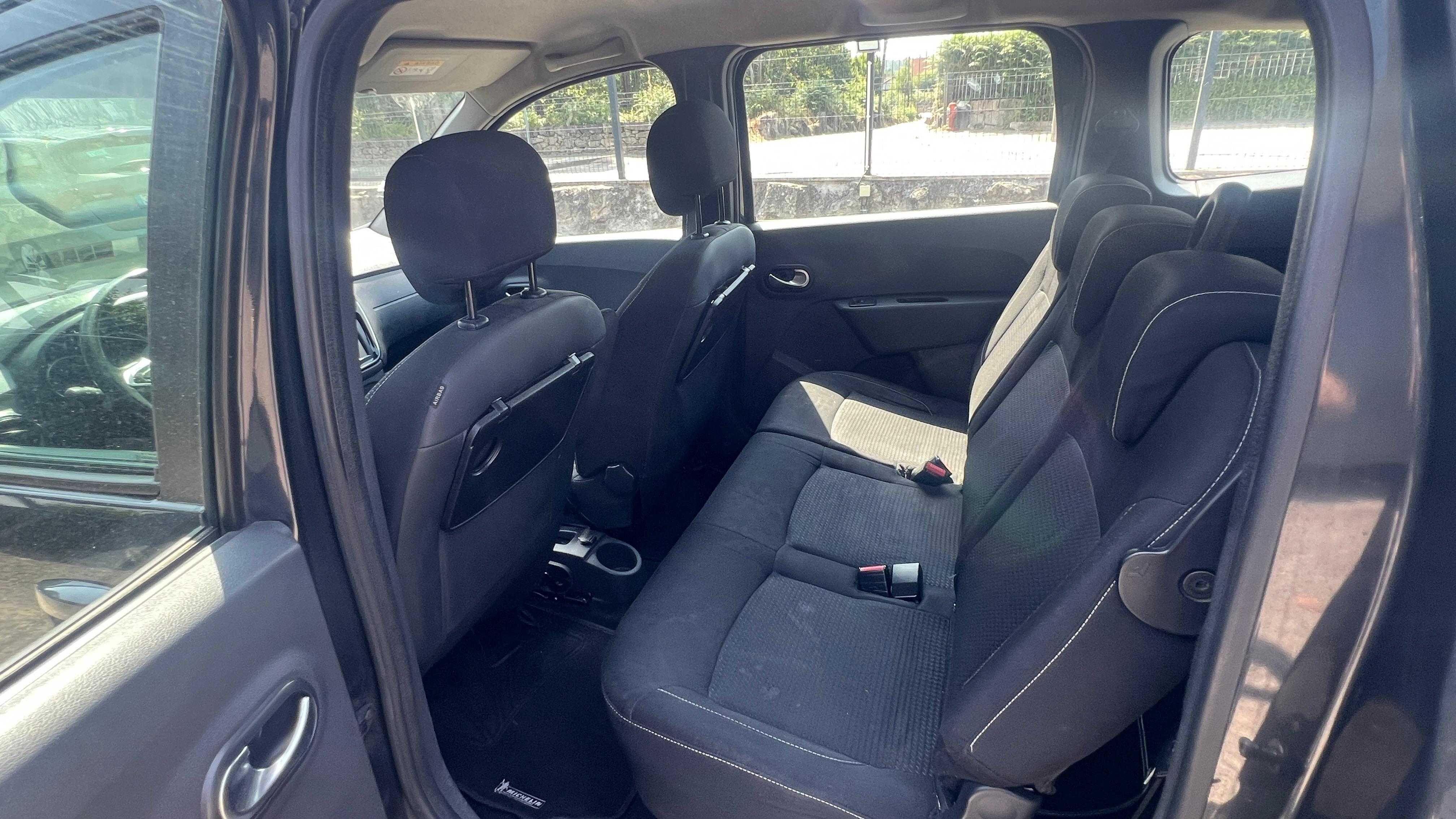 Dacia Lodgy 1.5 dCi 110CV – 7 Lugares | Revisões Completas