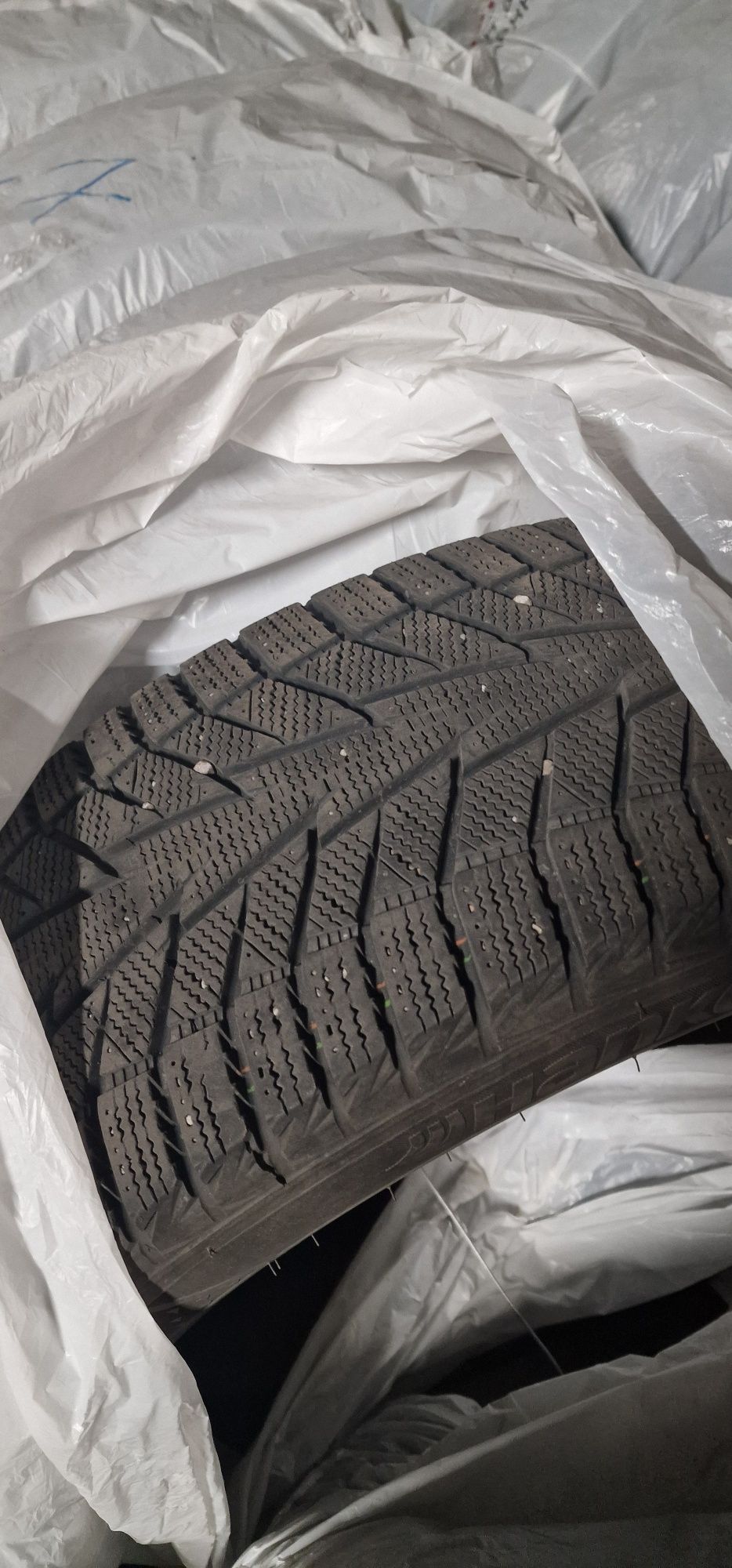 Hankook i*cept iz2, 215/55 R17 (зима)