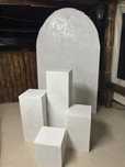 Vendo mesas decorativas e placa para eventos