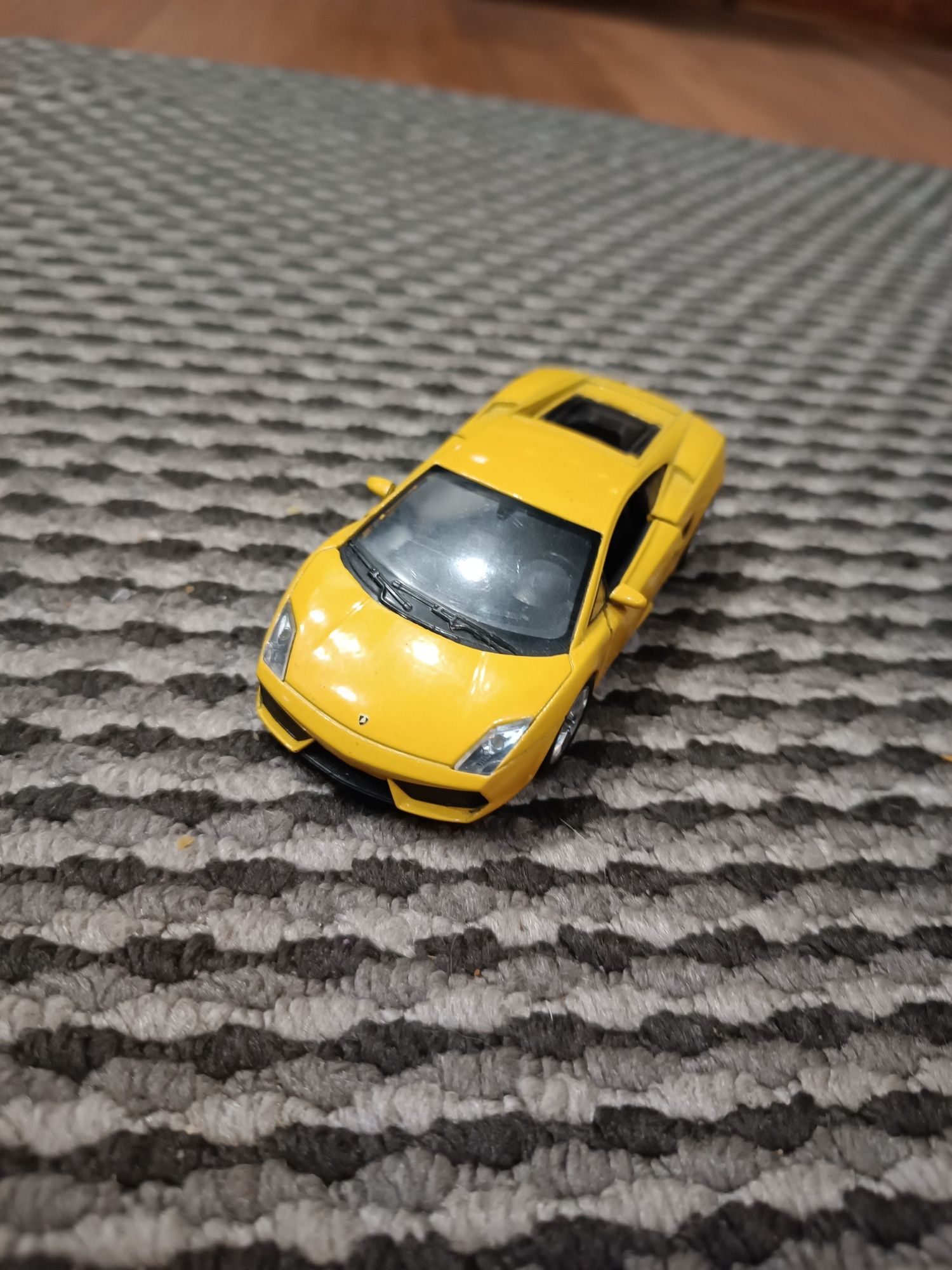 Model Welly 1:43 Lamborghini Gallardo LP560-4