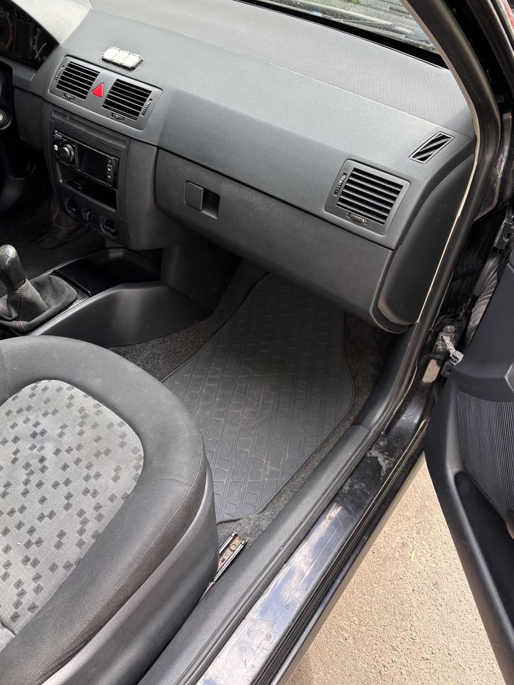 Skoda Fabia 1.2 бензин