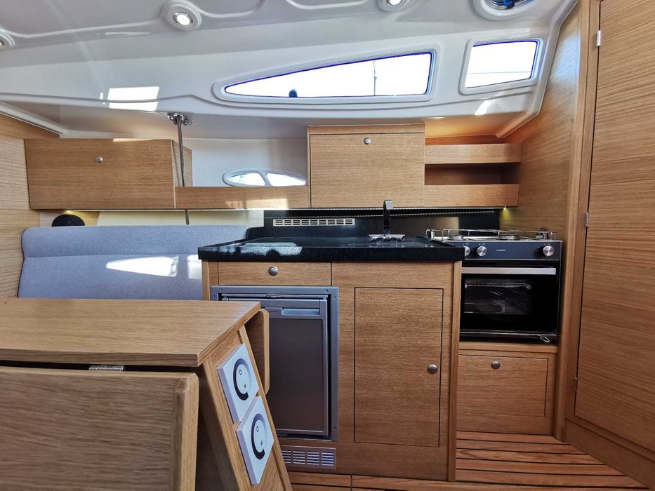 Jacht żaglowy Tes 28 Magnam nowy na sezon 2025