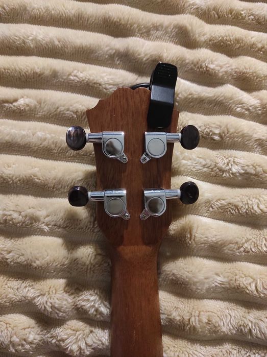 Укулеле сопрано декороване + тюнер для налаштування інструменту