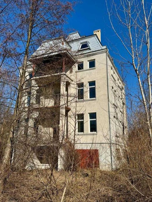 Продаж 5-х поверхового будинку 
с. Волиця 10 км. до Львова