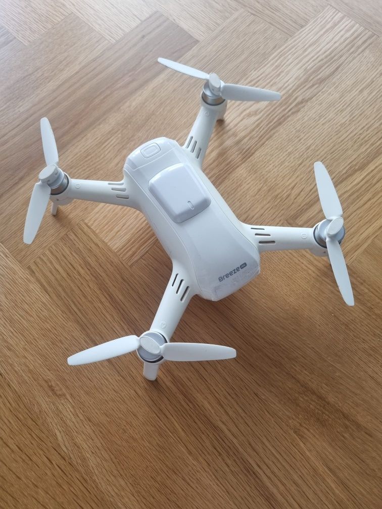 Dron FPV Yuneec breeze 4K pełen zestaw