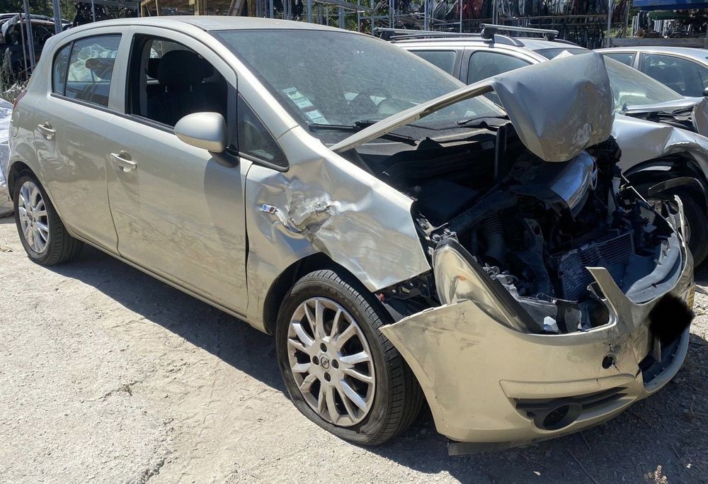 Opel Corsa D 1.2i de 2009 disponível pra peças