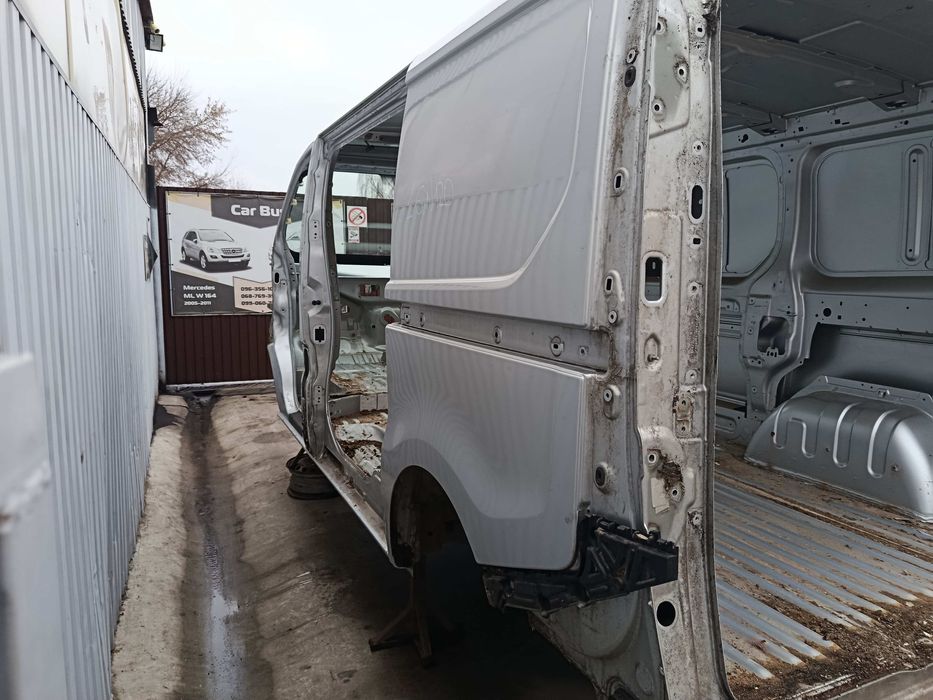 Кузов Четверть Передня Ліва Четверть Передня Права Четверть Задня