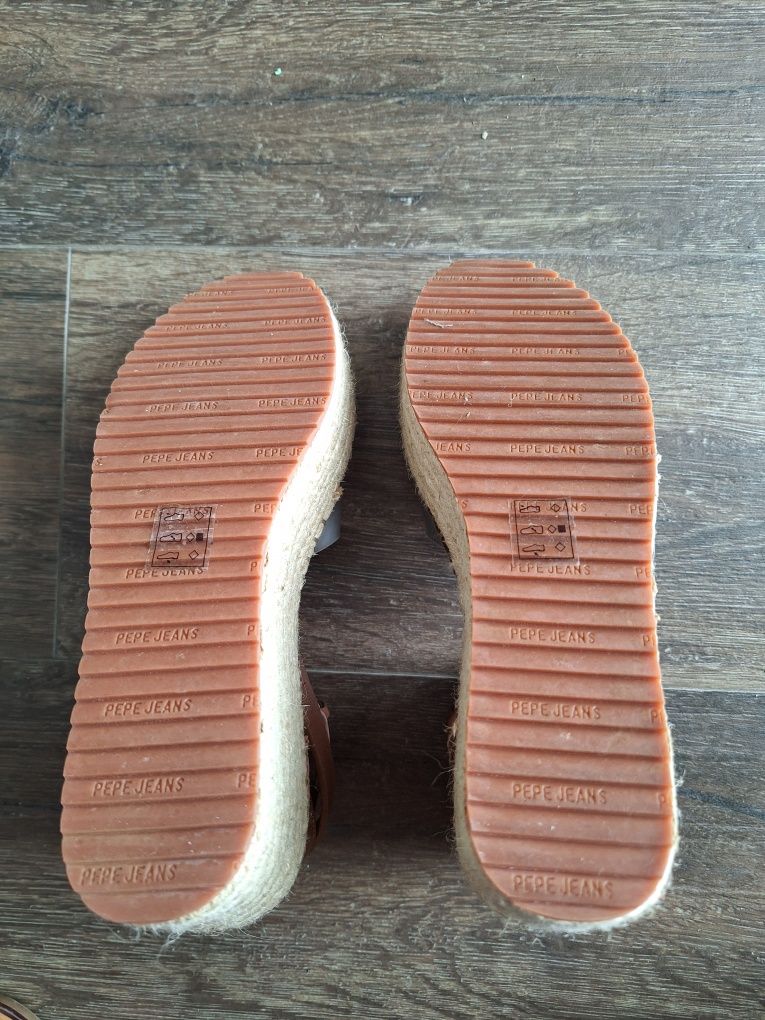 Sandalias plataforma Pepe Jeans. Tam 38