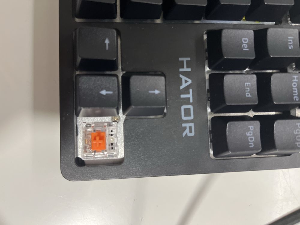 Продам клавіатуру Hator rockfall mecha tkl 2