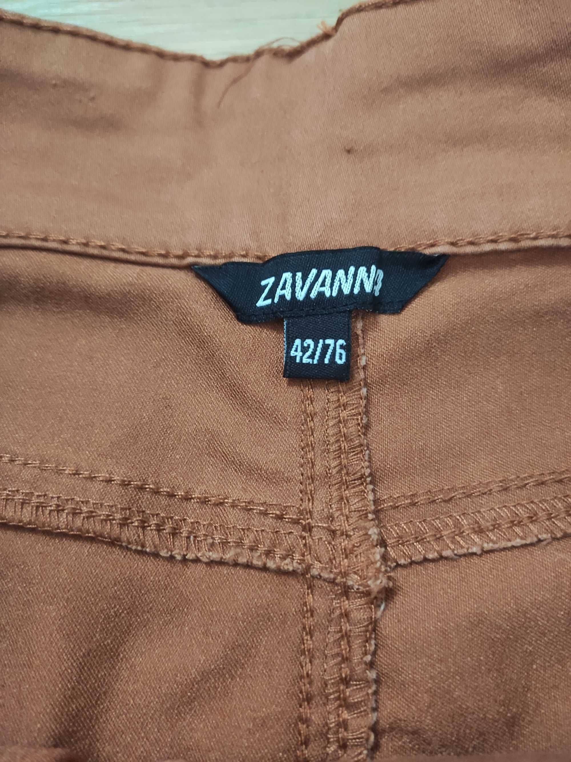 Brązowe kamelowe materiałowe spodnie  Zavanna 42 rozciągliwe