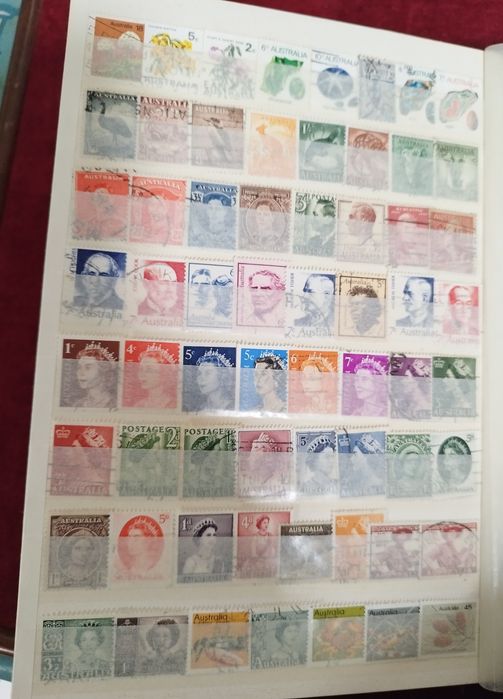 Classificador com 300 selos diferentes Austrália