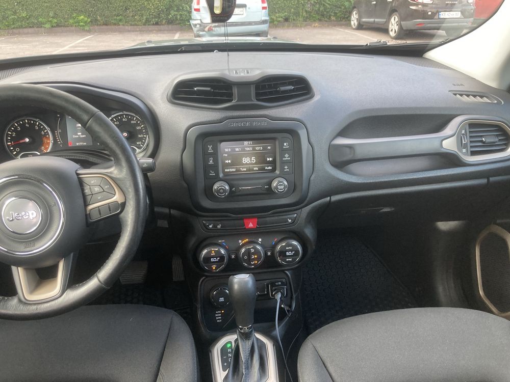 Jeep RENEGAT 2016 г 2.4 Автомат 4х4