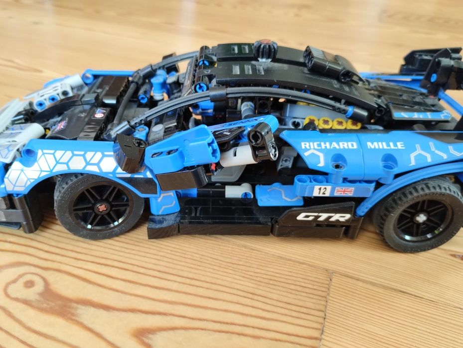 LEGO Technic McLaren Senna GTR 42123