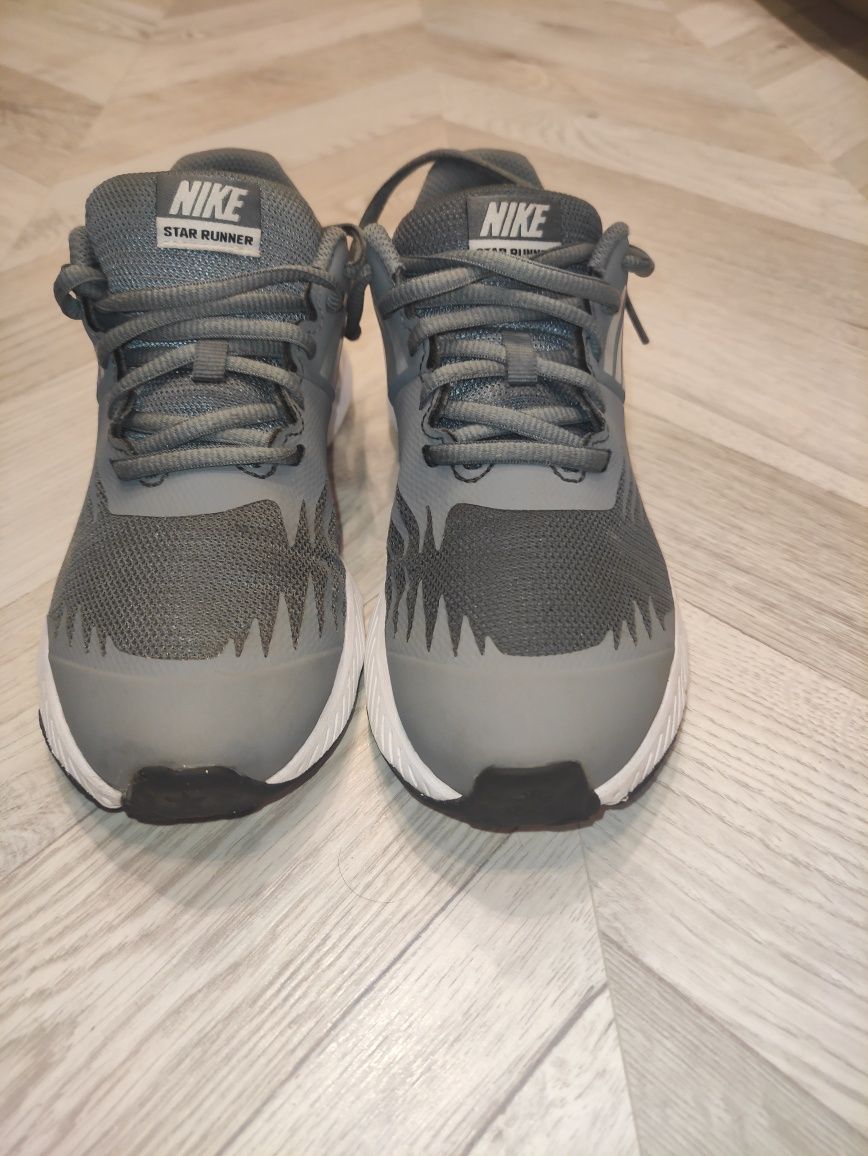 Buty dziecięce Nike Runner 35.5