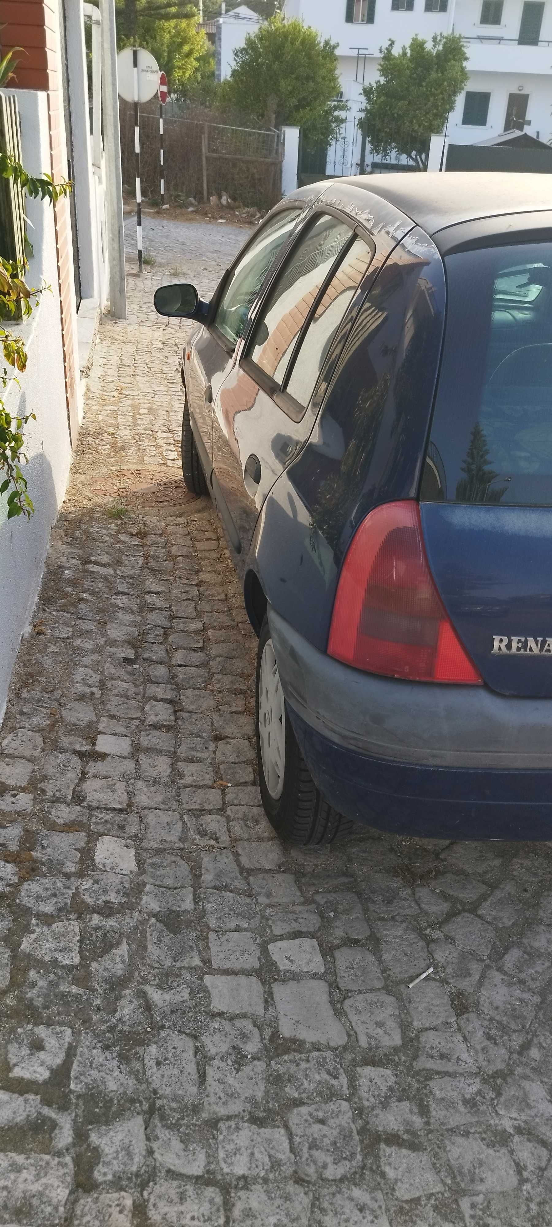 Renault Clio de 1999 com 95000Km