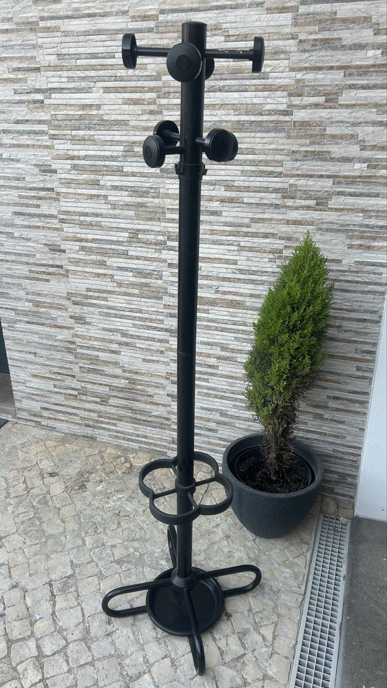 Cabide para chapéus/casacos com chapeleira preta