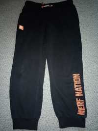 Czarne dresy, spodnie dresowe, bawełniane, 134 cm