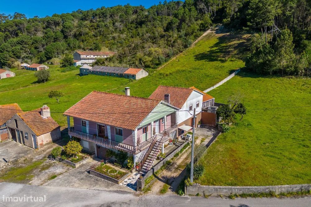 Charmosa Moradia em Leiria com Vista Campestre e Terraço