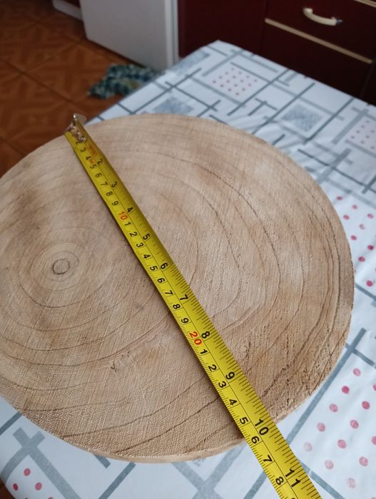 Podstawka drewniana na 3 nogach