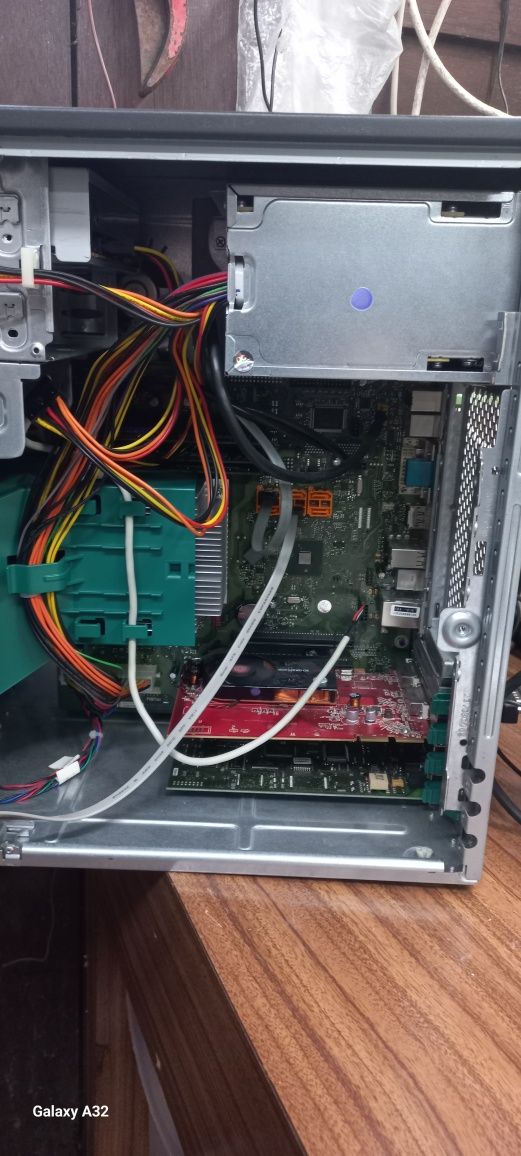 Computador fixo Fujitsu Celsius Core i7