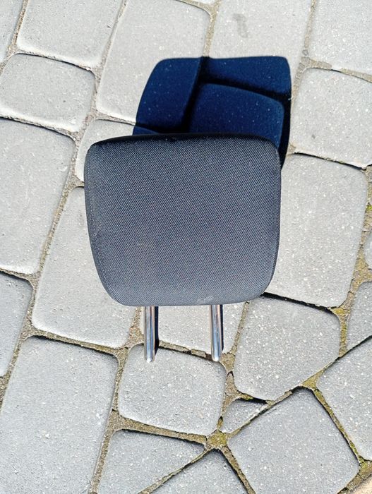 Suzuki Swift MK7 zagłówek tył tylni środkowy