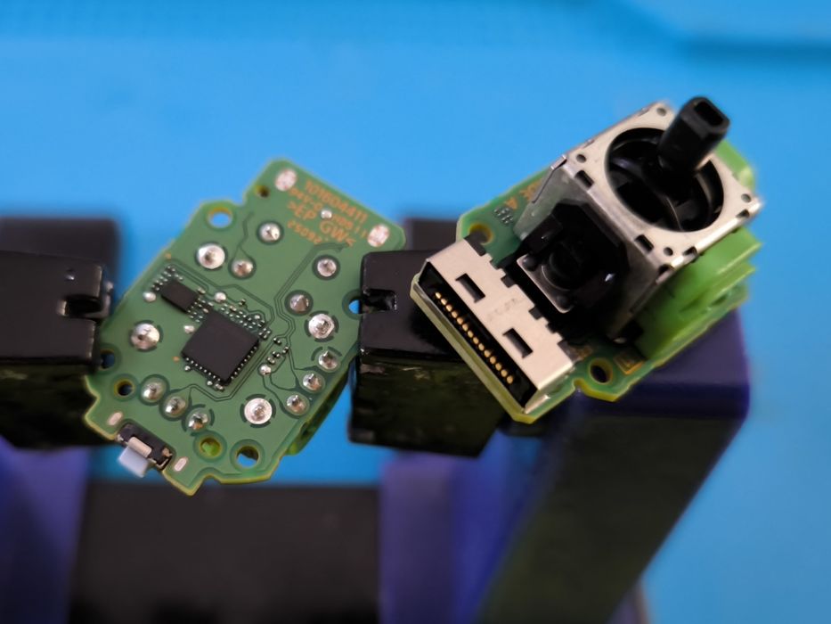 2 modulos Dualsense Edge com joysticks TMR