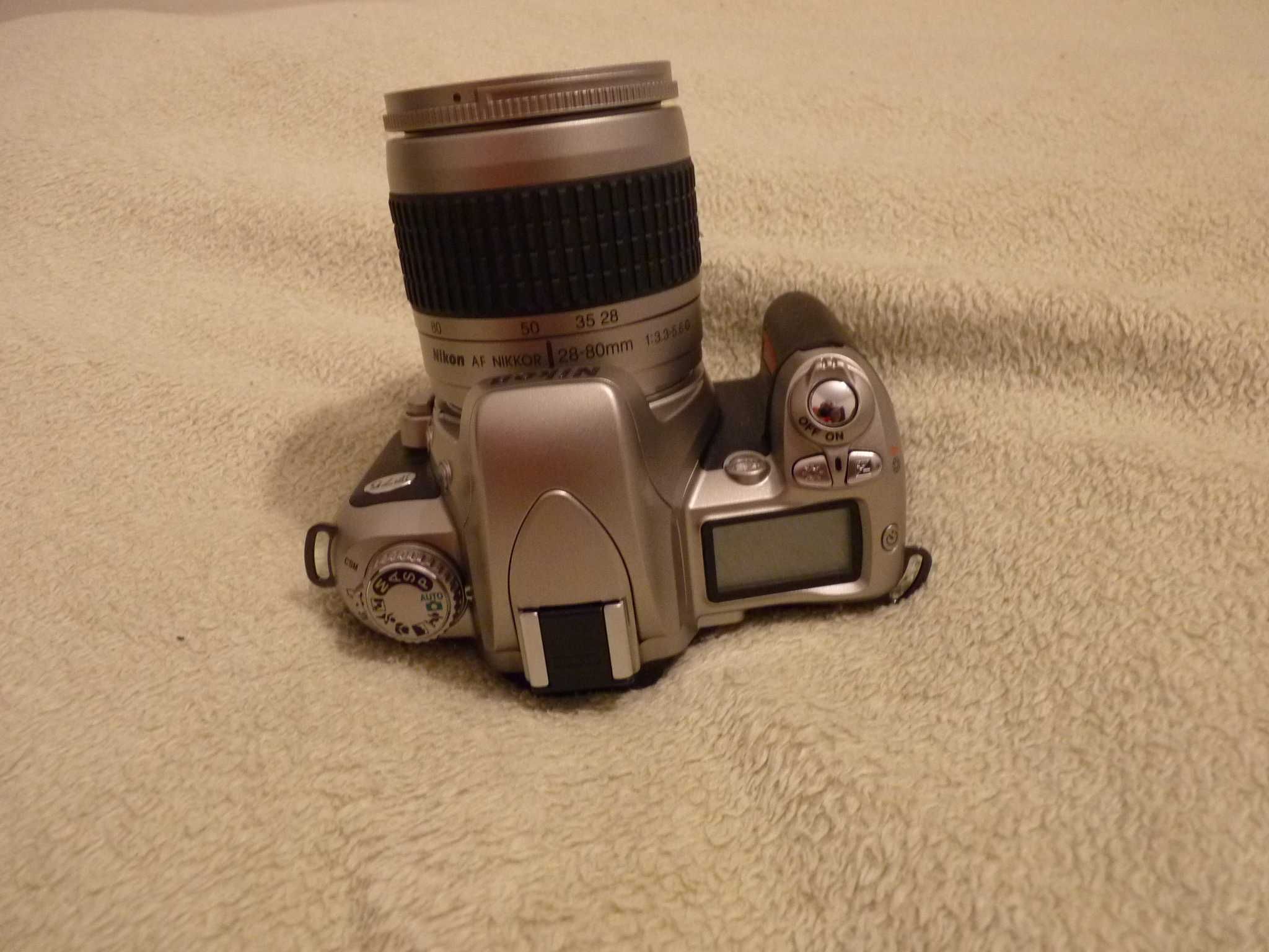 Analogowa lustrzanka Nikon F 75 w stanie jak nowa. Niespotykana okazja