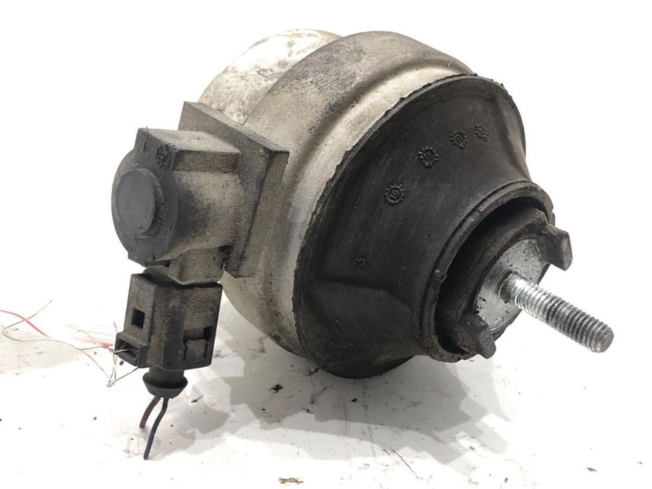 PODUSZKA SILNIKA LEWY - 199.00 PLN - AUDI A4 B6 Avant (8E5) 2000 - 2005 1.9 TDI 85 kW [116 KM] olej