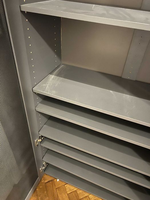 Regał szeroki VOX Lori grafit z ażurowymi frontami