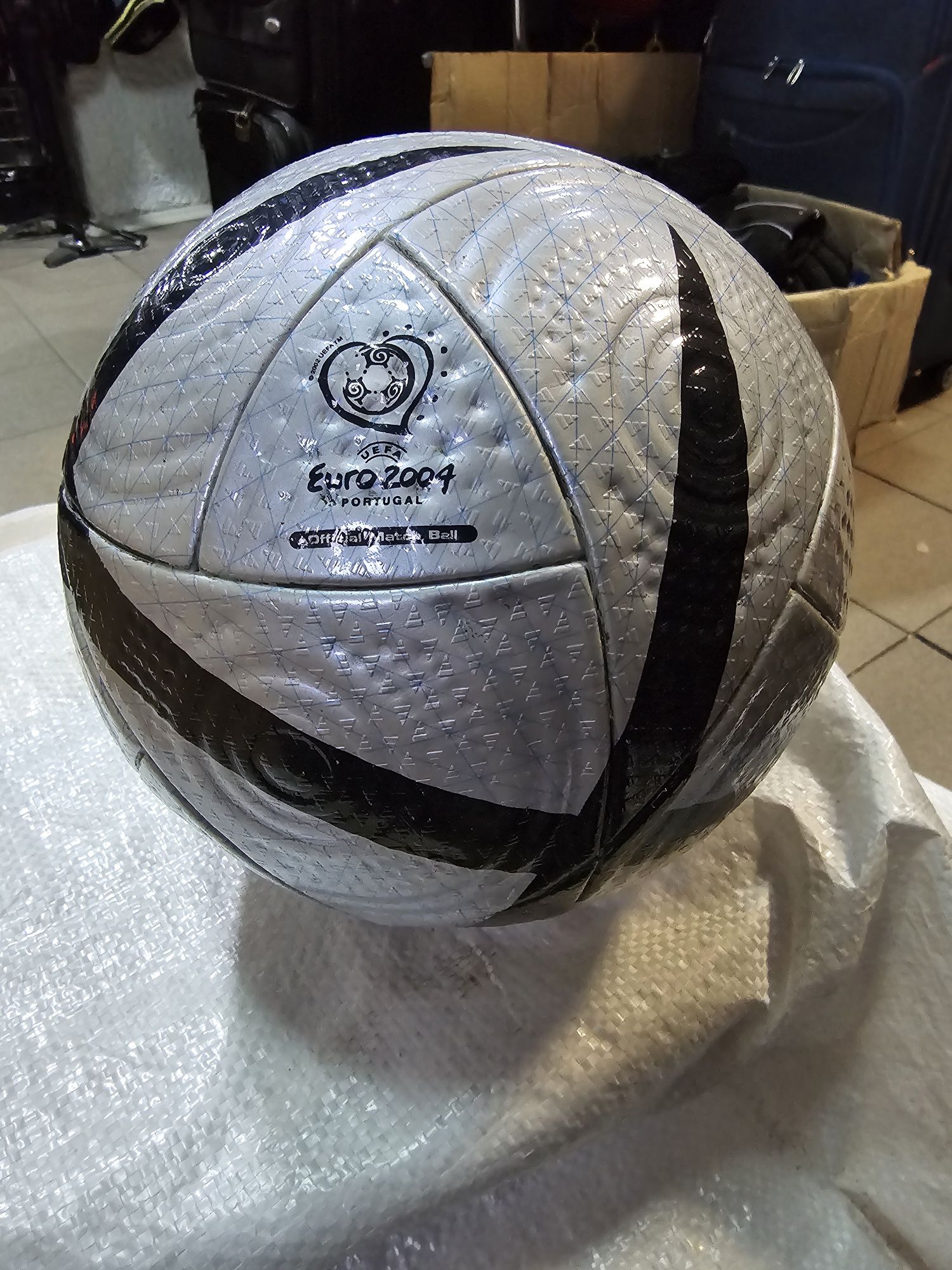 Футбольний м’яч adidas Roteiro Pro розмір 5 - срібло