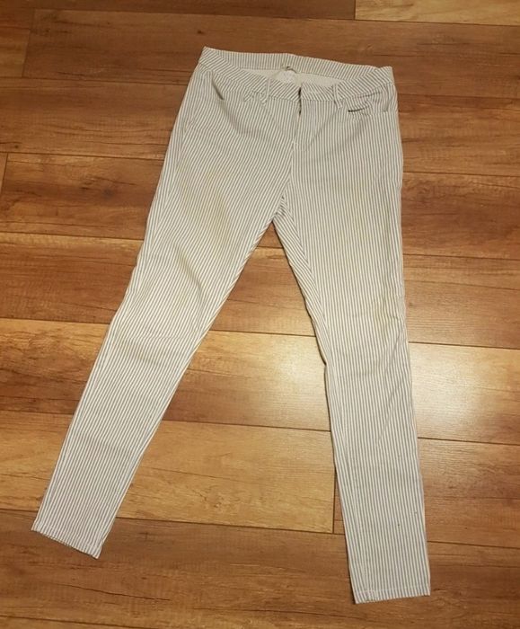 Spodnie w paski S