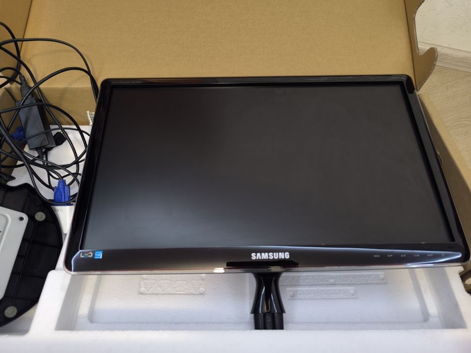 Монитор Samsung SyncMaster SA350