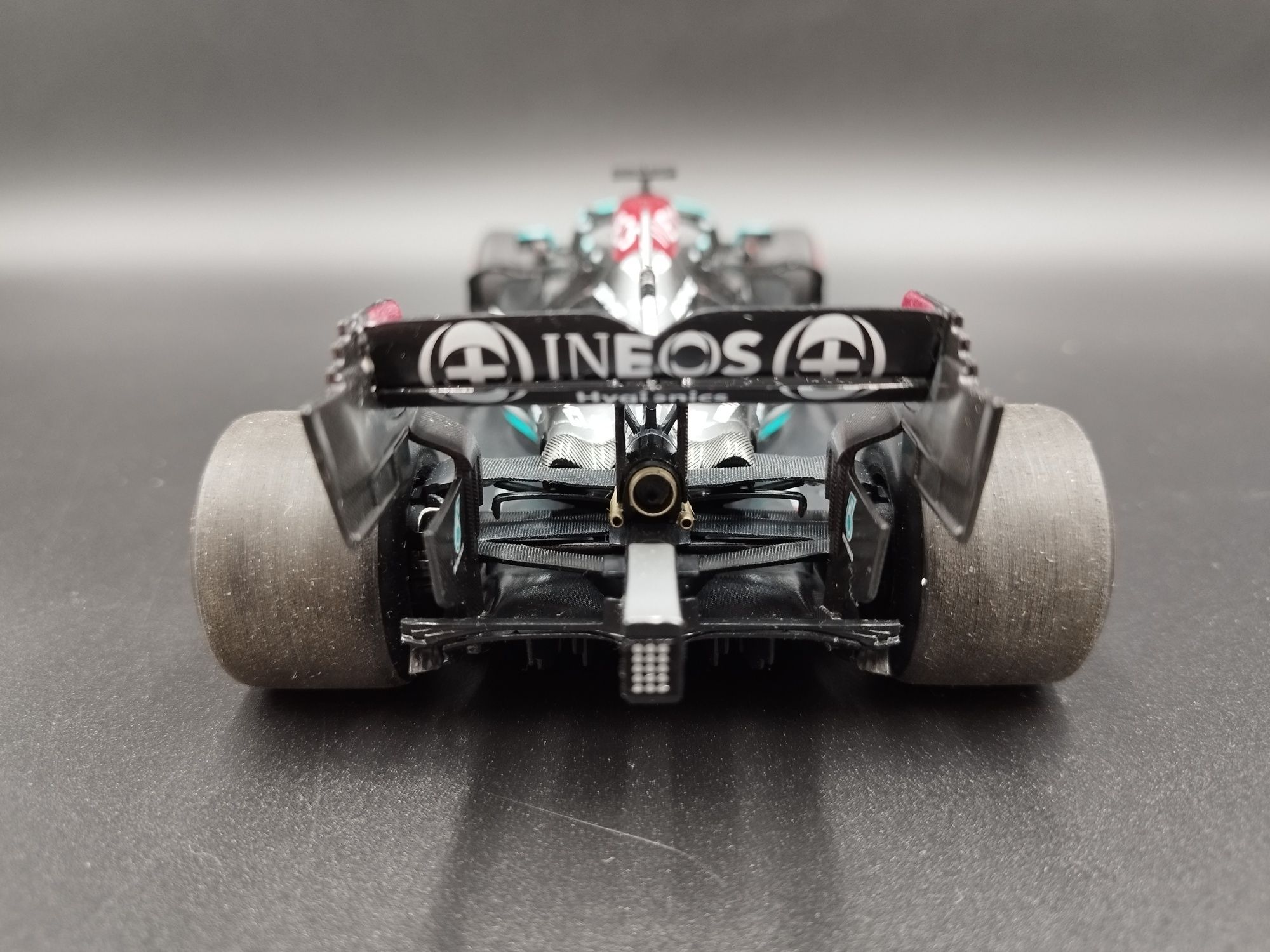 1:18 Minichamps Mercedes-AMG W12 Petronas F1 Team L.Hamilton GP