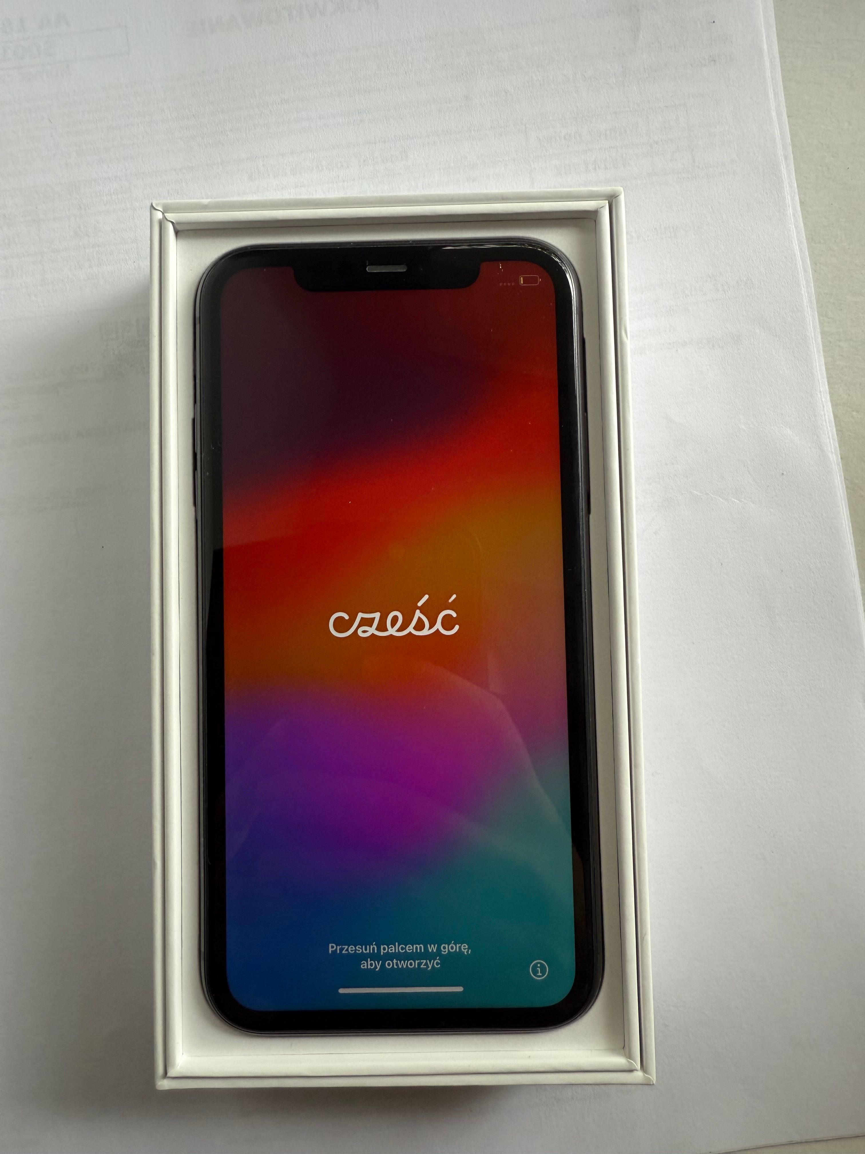 iPhone 11 z oryginalnym pudełkiem