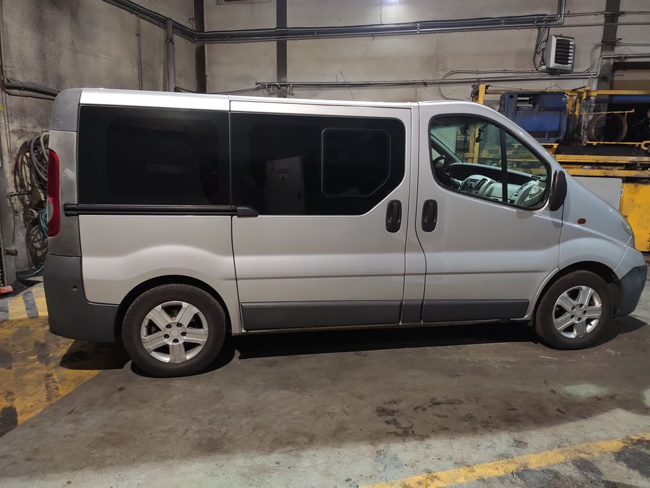 Bezawaryjny 9 osobowy Opel Vivaro