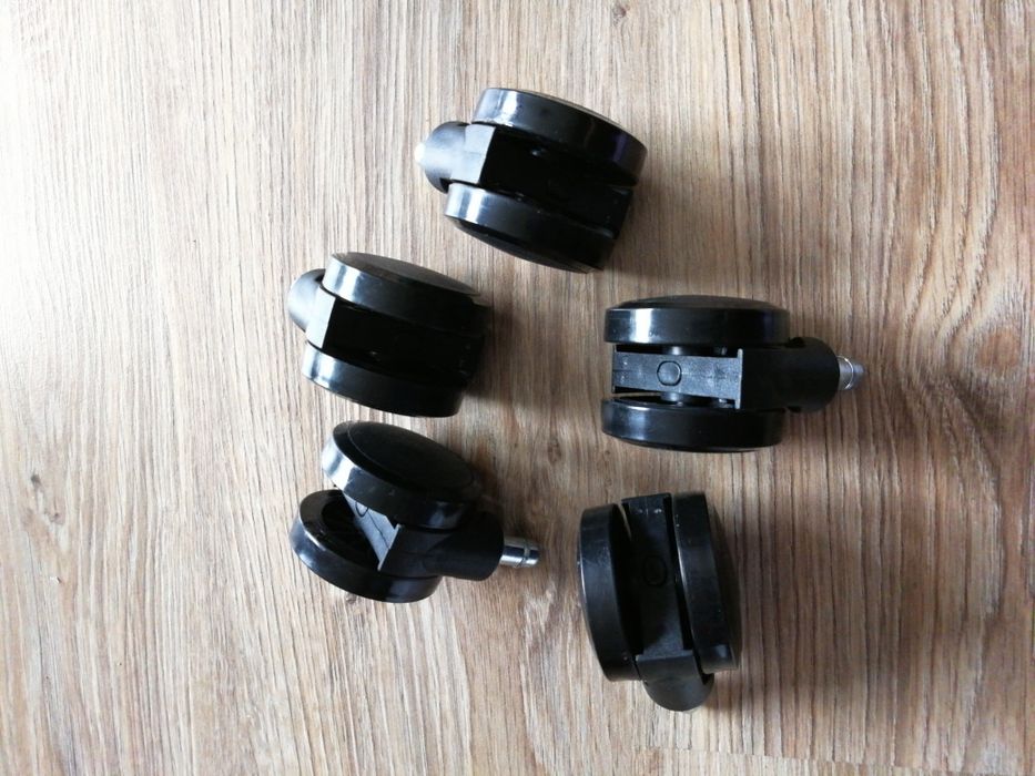 Nowe kółka do fotela