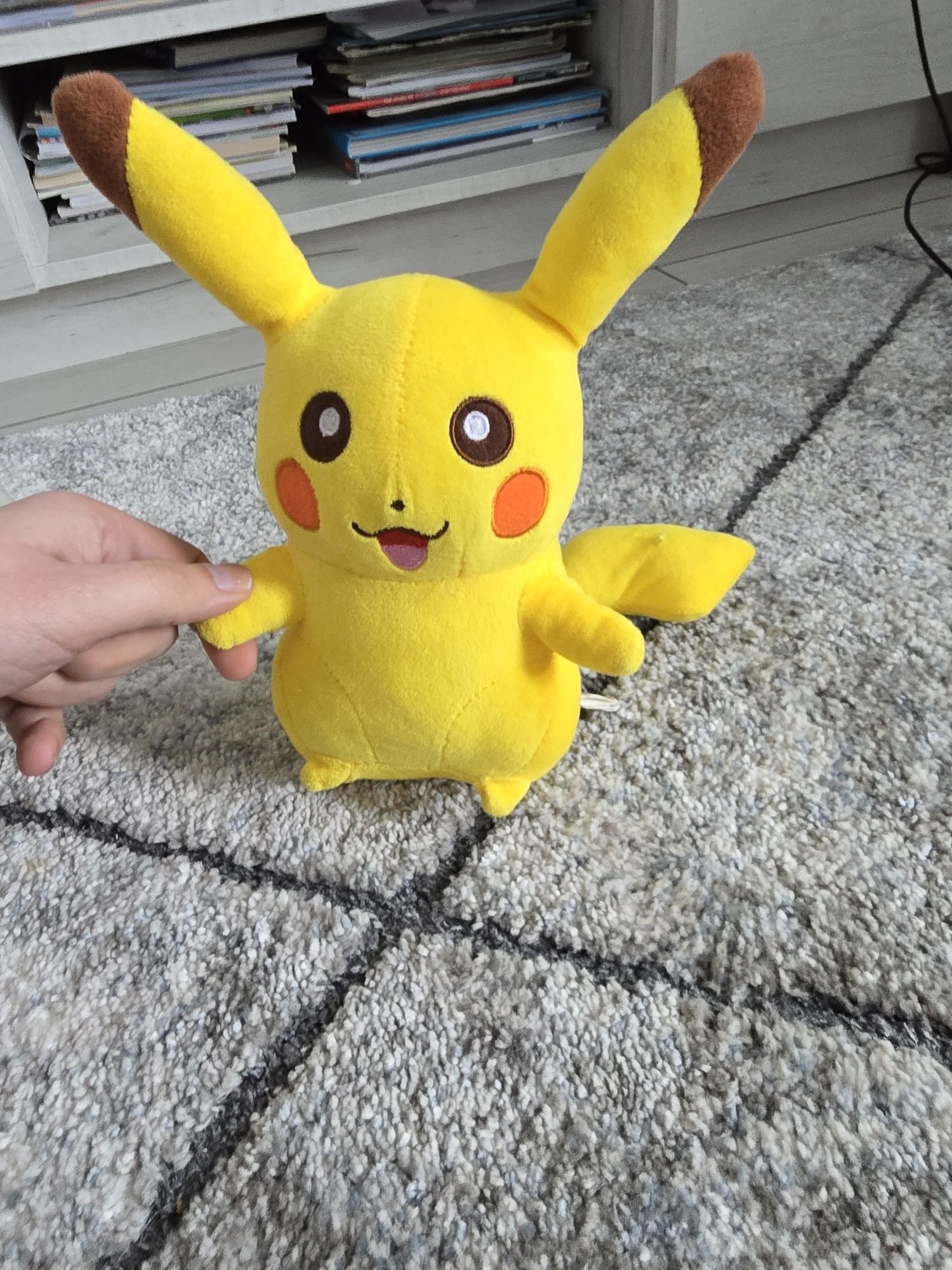 Pokemon pikachu maskotka pokemony