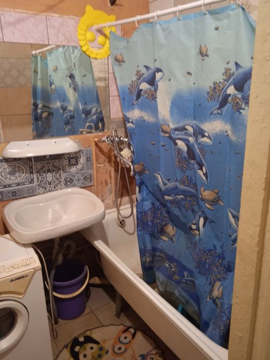 Харьківське шоссе,51/Б;гостінка,27/15/5; поверх 2