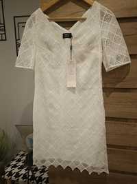 Biała sukienka ażurowa koronkowa Simple, np. na komunie