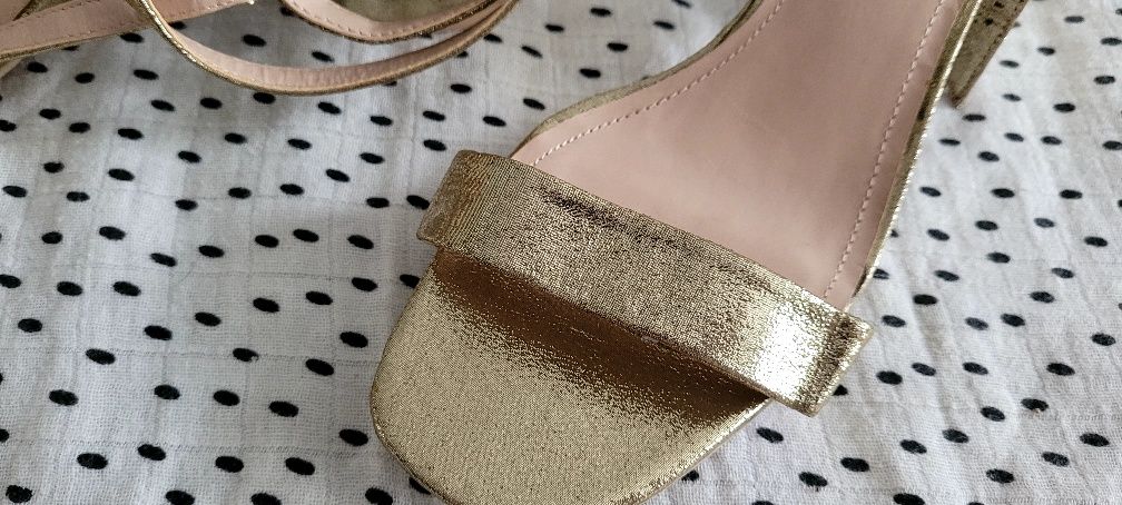 NOWE  złote buty z odkrytymi palcami na obcasie h&m rozmiar 39