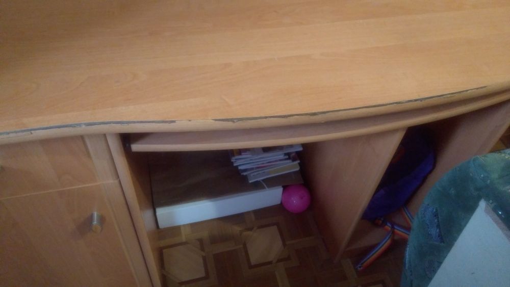 Стол письменный с полками