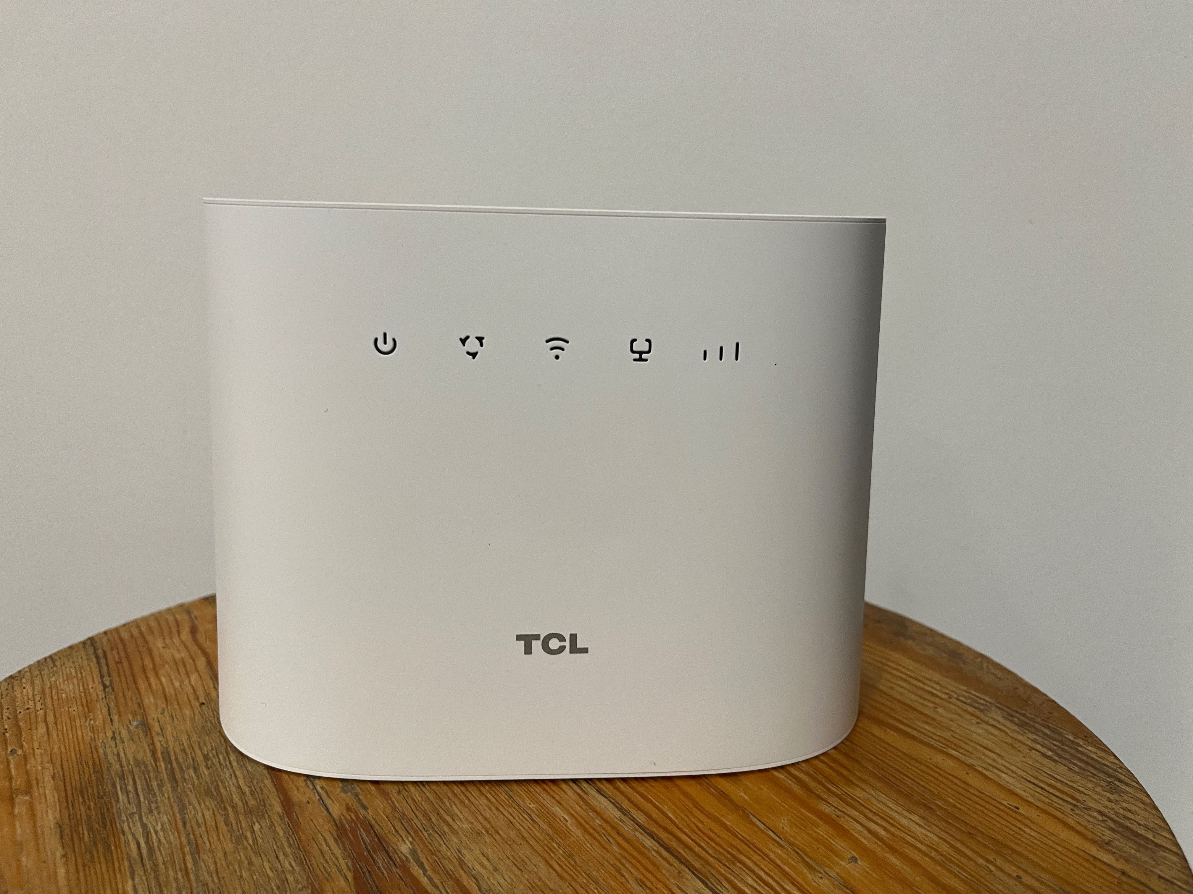 Router TCL HH63V1