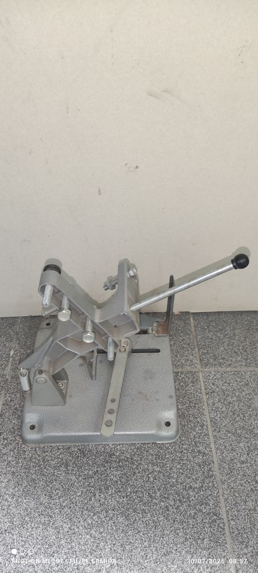 Suporte com rebarbadora
