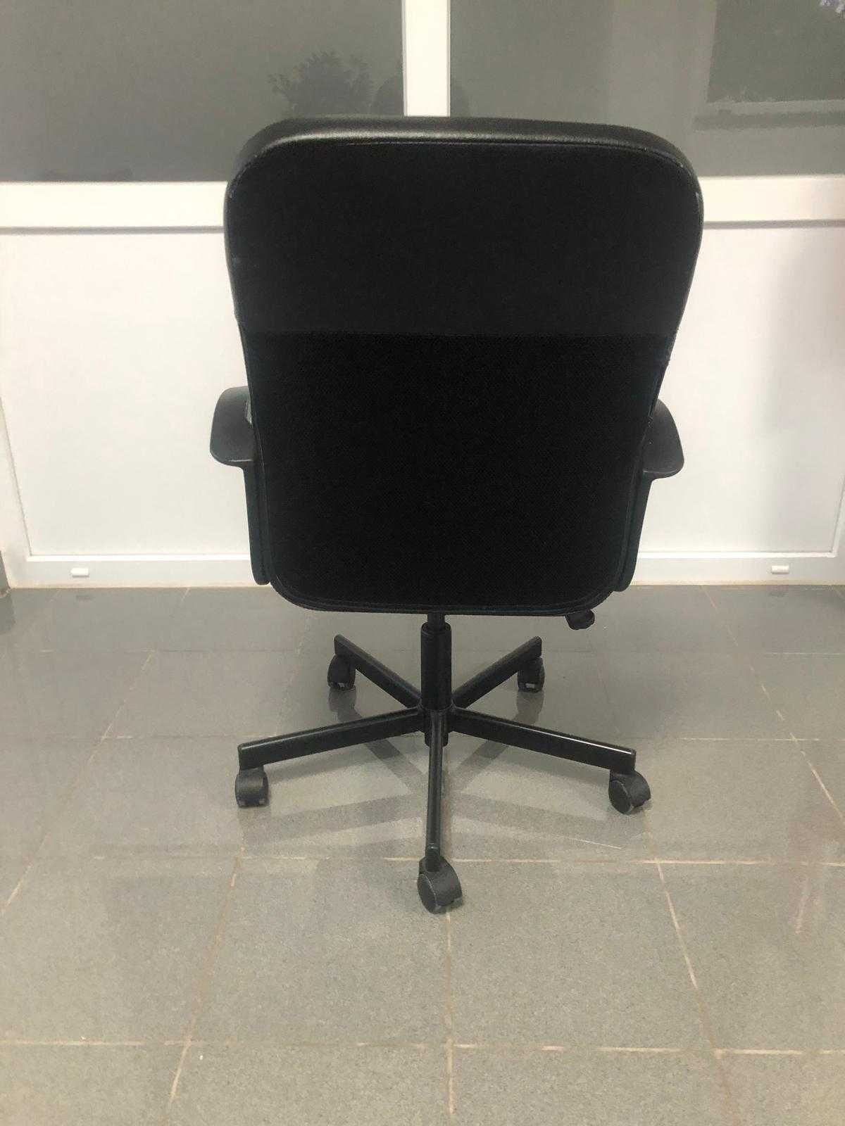 Cadeira de Escritório Giratória com Rodas - Ajustável em altura - IKEA