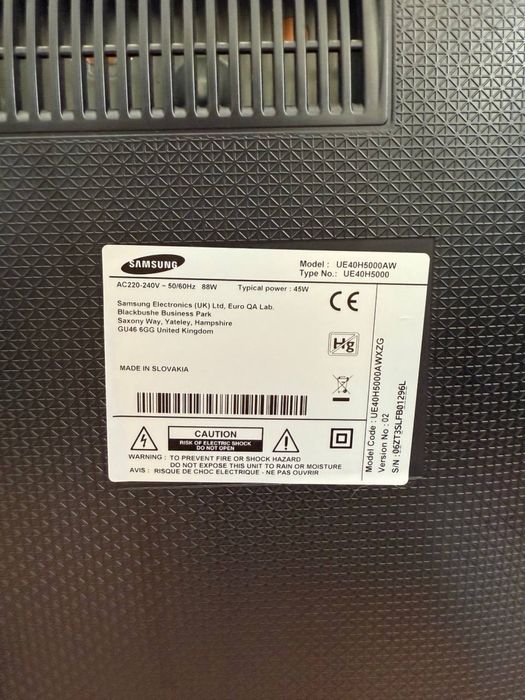 Телевізор Samsung – 40 дюймів, Full HD