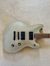 Guitarra Squier Starcaster Contemporary NOVA