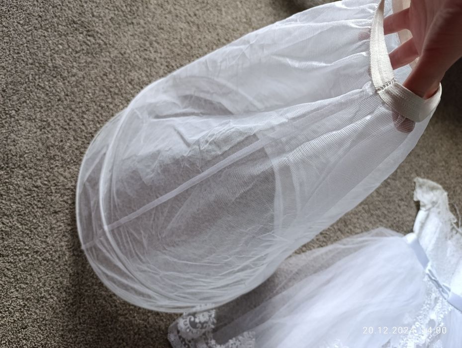 Плаття на причастя,випуск