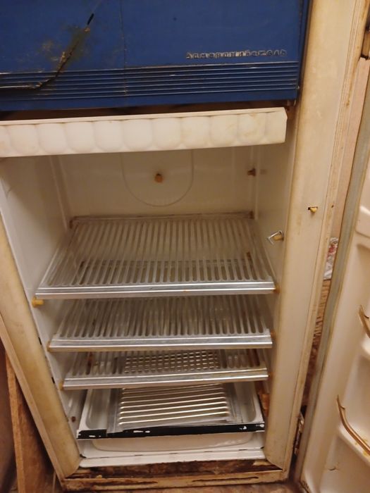 Холодильник ЗИЛ рабочий