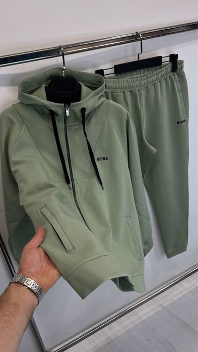 Спортивний костюм Boss оливковий